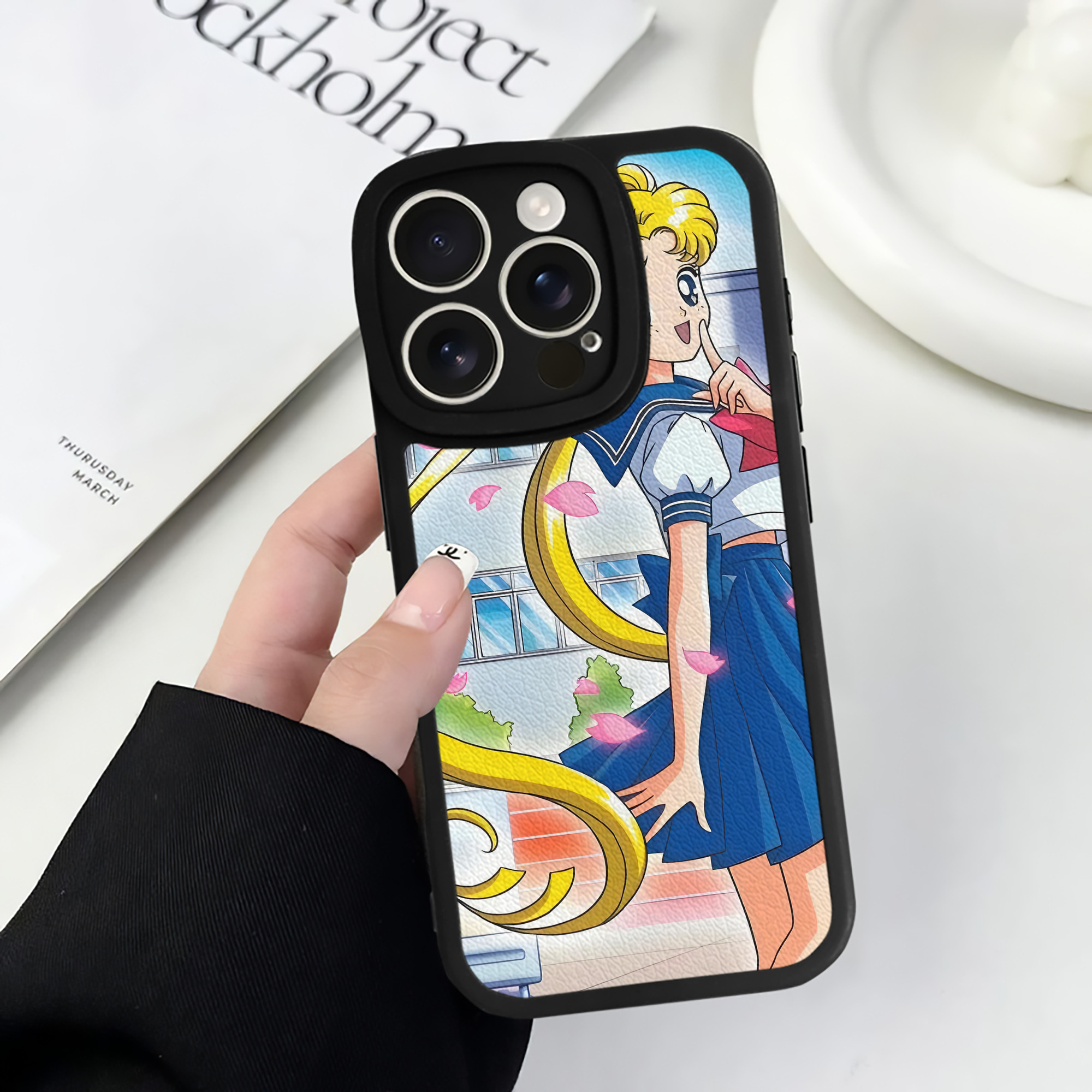 （画像用） 美少女戦士セーラームーン Sailor Moon 【iPhone 16シリーズ対応】シリコンスマホケース（レザー調） 材質：シリコン